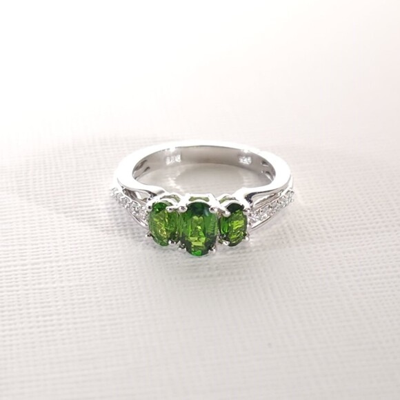 Chrome Diopside Trilogy Ring SIZE 5 - Picture 2 of 12